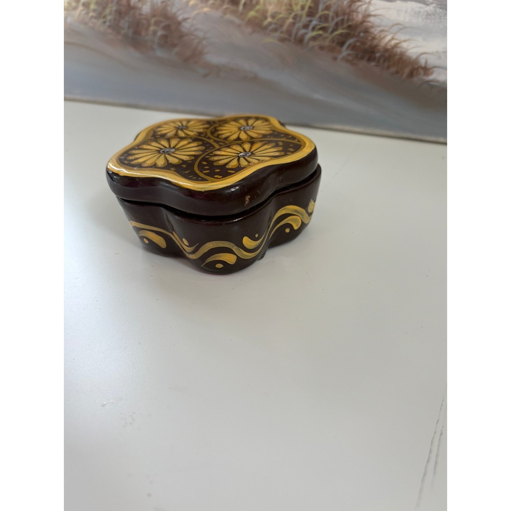 Vintage Hand Painted Terracotta Trinket Box Scalloped Flower Yellow Brown 4in - Picture 3 of 7